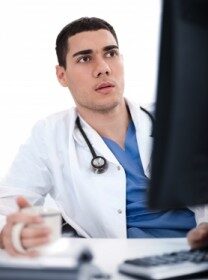 Doctor - Computer ID-10033361