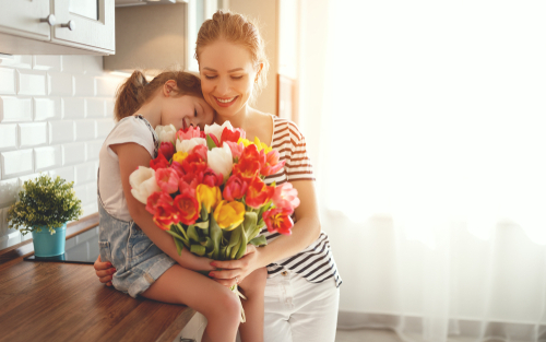  These Healthy Gifts For Your Mom Will Make Great Mother’s Day Presents