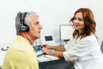 becoming an audiologist