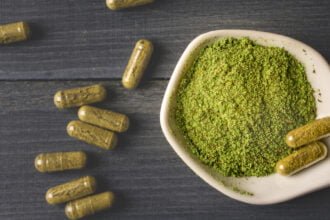 kratom extract vs. kratom powder