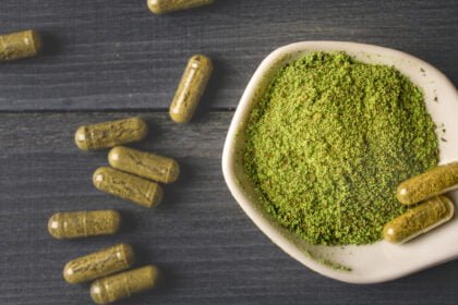 kratom extract vs. kratom powder