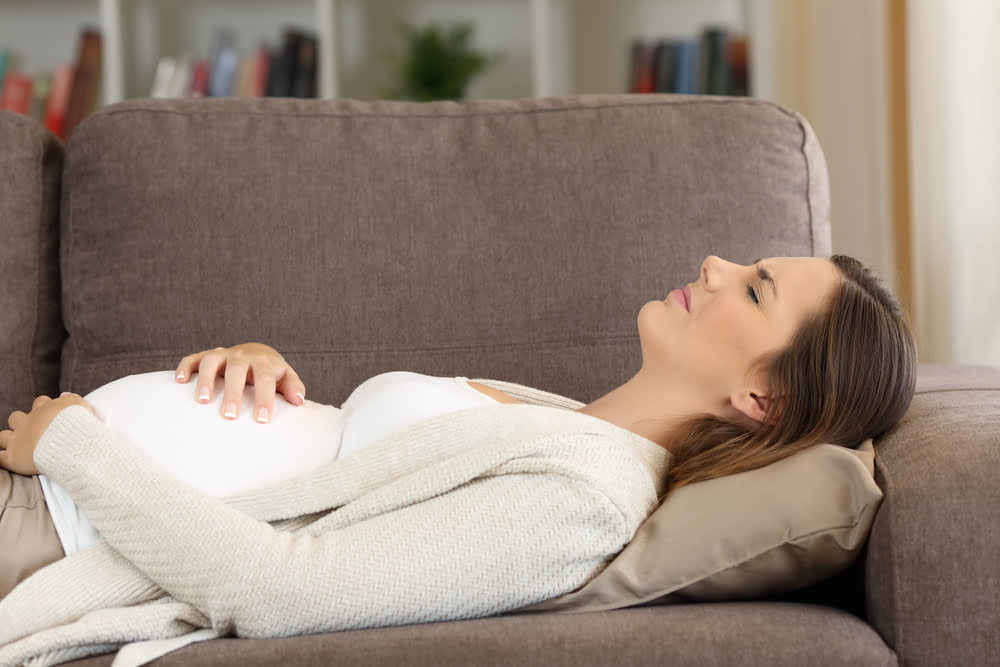 妊娠中に栄養を与えるために健康的な食習慣に注目する